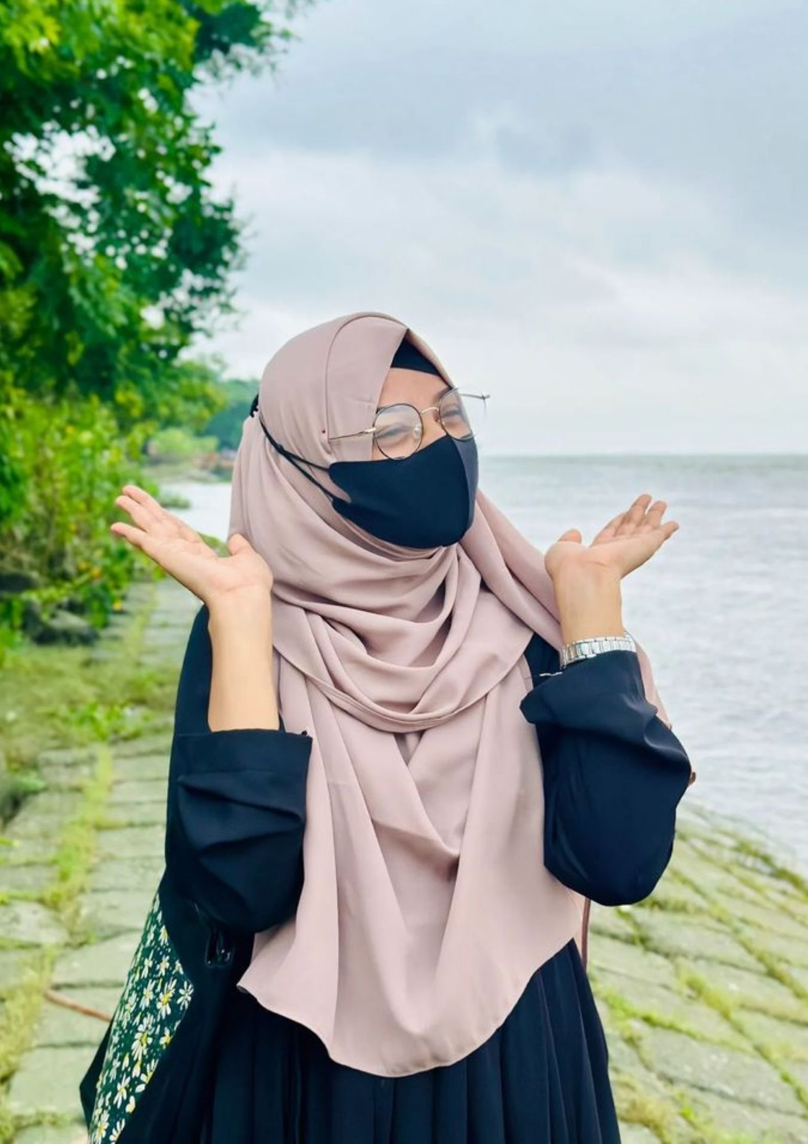 Hijab Girl DP